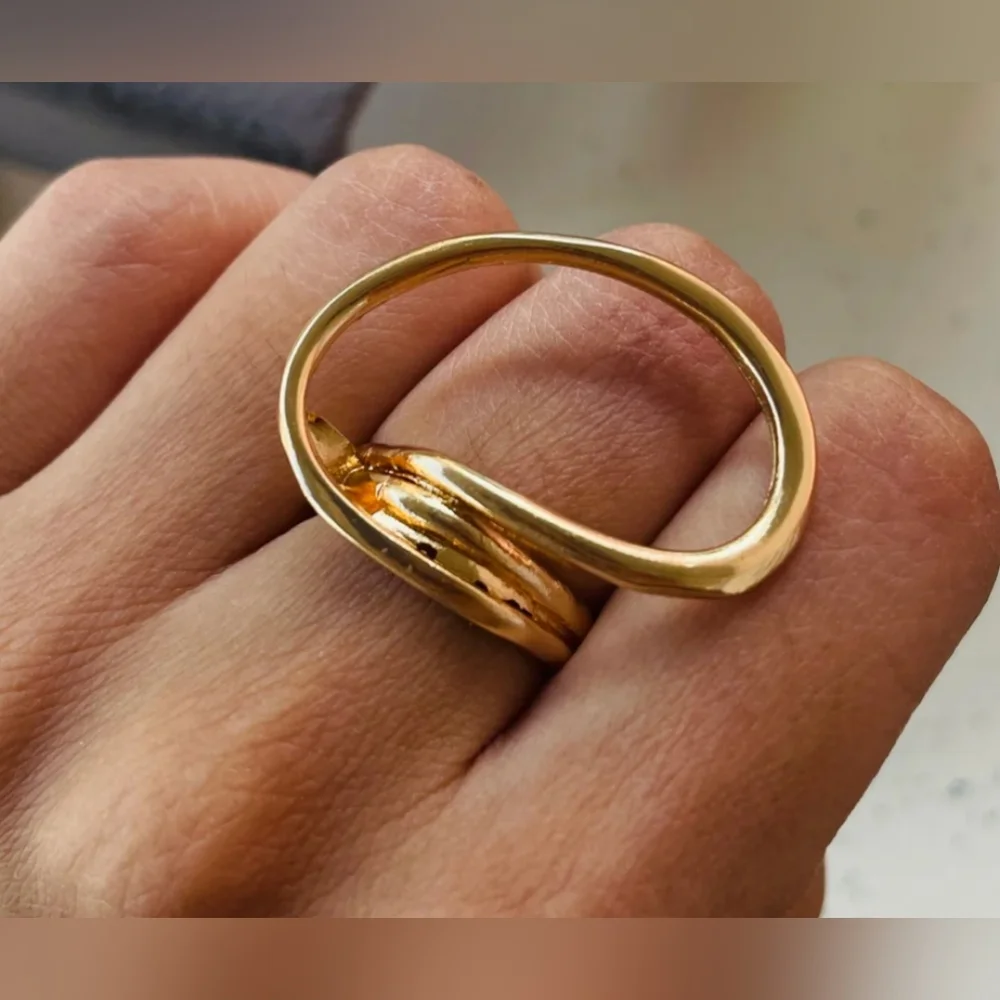 Twist Ring NWT Set of 2 Gold Rings